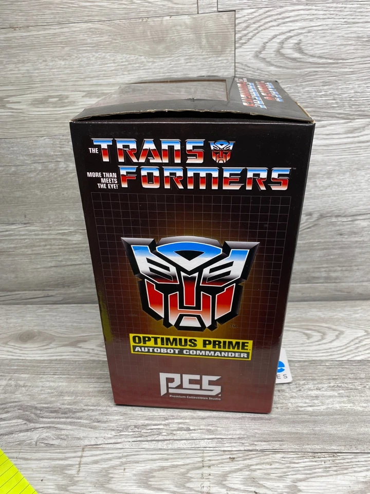Transformers Optimus Prime Autobot Commander PCS Statue - Image 4 of 4