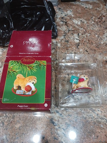 Carlton Karten Erbstück Sammlung Welpenliebe Hund mit Pantoffel Weihnachtsschmuck