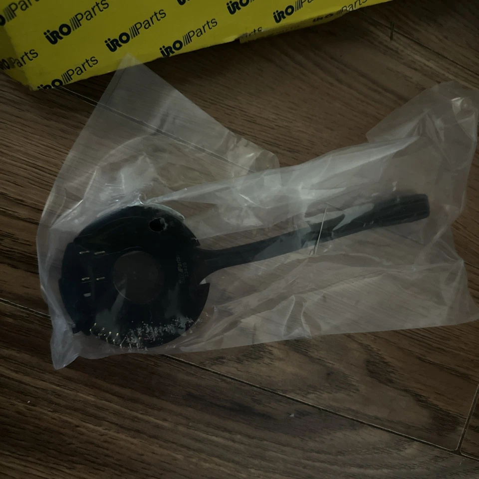 URO Parts 321953513 Turn Signal Switch For Select 78-93 Audi Volkswagen Models - Image 3 of 4