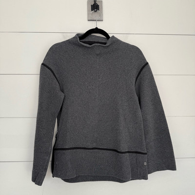 Lululemon Women s 6 On Repeat Mock Neck Pullover