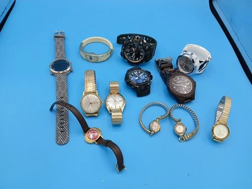 Estate Lot 12 Writstwatch Watch Untested Vtg  Everyday Watch Lady Men