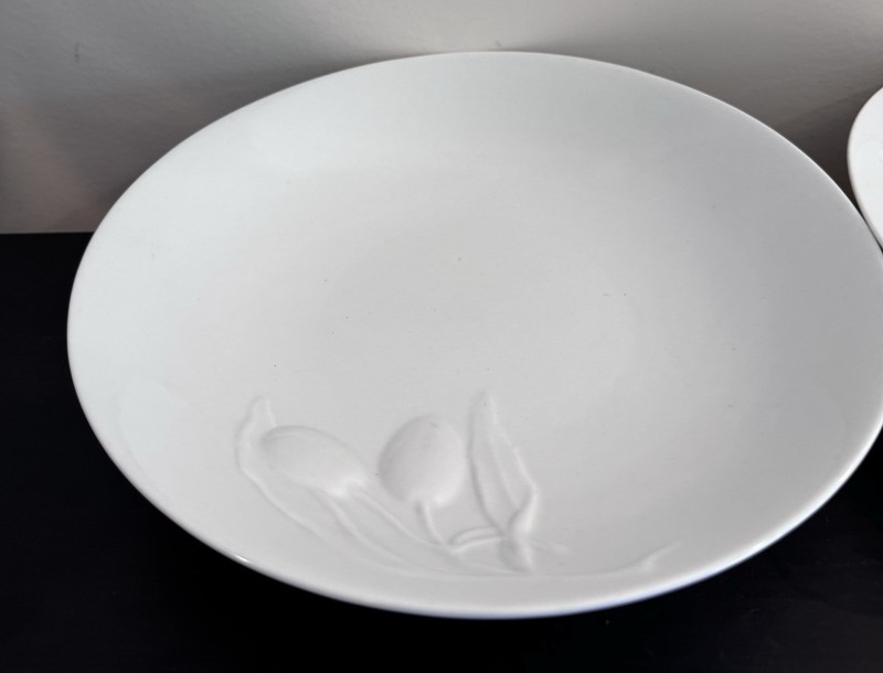 Set of 2, Crate & Barrel, Porcelain Bowls, Tulip Design, Spring Flowers
