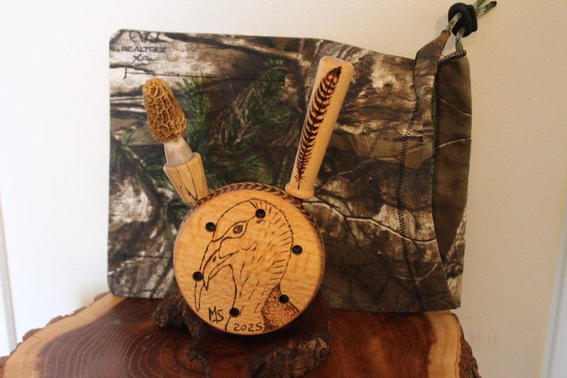 Custom Made Sycamore  Wood Turkey Pot  Call with Two Round Tip  Rod  Strikers