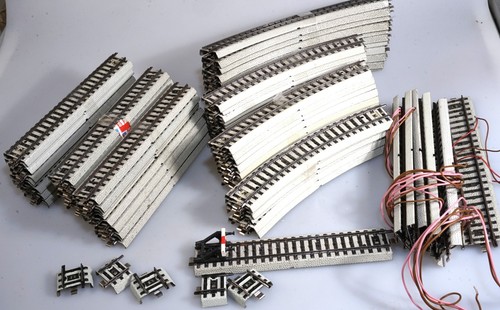(0679) Märklin/Primex  M-Gleise: 30*5076+26*5070+6 Anschlüsse +11*großer Bogen | Condition: Gebraucht