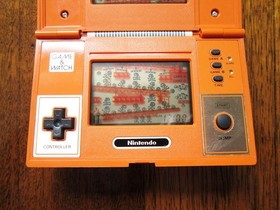 NINTENDO Donkey Kong Game and Watch in Excellent Condition (DK-52) 1982