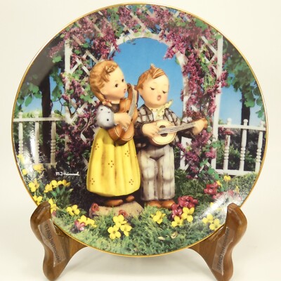 M. J. Hummel ''Little Musicians'' Little Companions Porcelain 8'' Plate  FHJ32