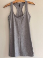 Mini robe Bershka. Grise. Femme ou ado. Coton/élasthanne. Taille S/36. Neuve.