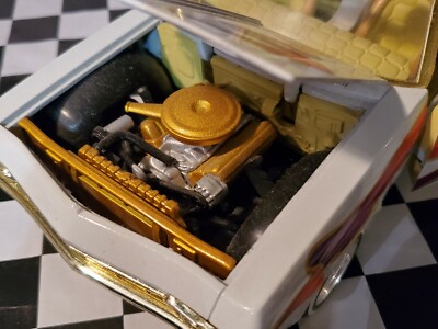 65 インパラ ミニカー hotwheel lowrider magazine 65 Impala Lowrider Magazine * Hot Wheels 1/18 Scale