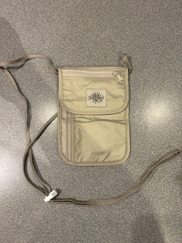 Eagle Creek Travel Gear Undercover Tan Neck Security Wallet Adjustable Strap