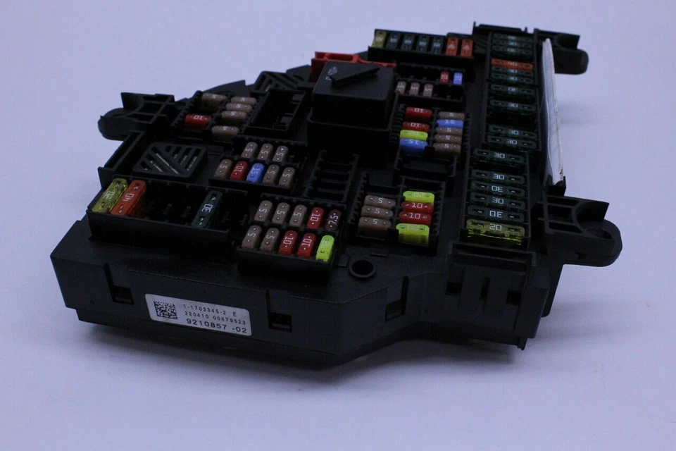 2011 BMW 750Li Fuse Relay Box Rear OEM Used - Изображение 4 из 4