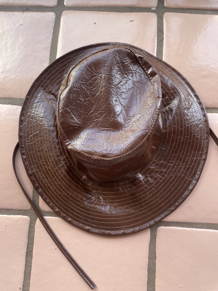 De Colección Años 60 70 Marrón Naugahyde PVC Floppy Sombrero Ala Ancha Plegable Boho Hippy Foto 3 de 4