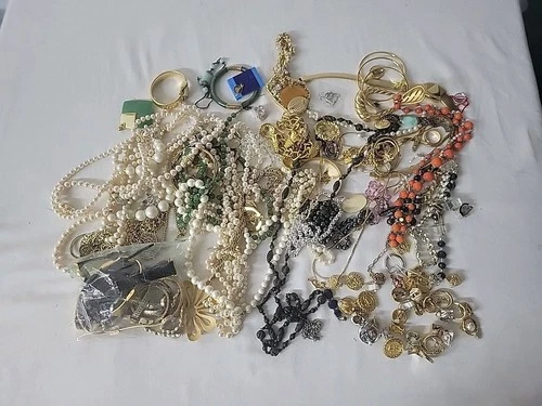 New ListingVintage Estate Costume Jewelry Watches Earrings Necklaces Lot Of 100+ 6+lbs