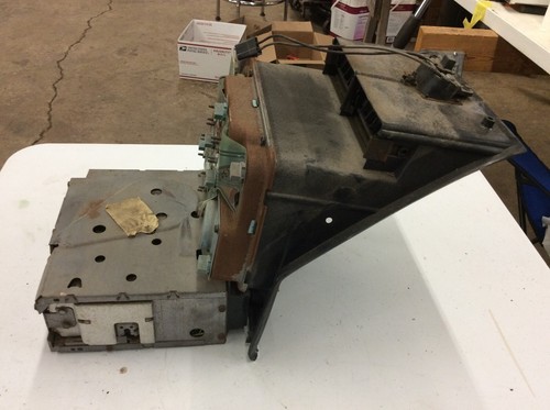 Original 80 81 Corvette Center Gauge Housing Console 8 Track Stereo AM/FM - Foto 9 di 15