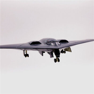 WLTK USAF B-2 California Spirit Stealth Bomber 1/200 Diecast