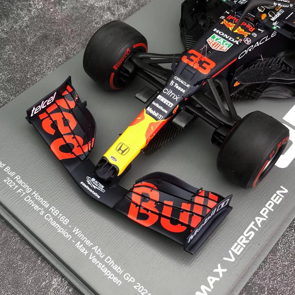 Spark 1/18 Red Bull F1 RB16B GP Abu Dhabi 2021 world Spark 1/18 Red Bull F1 RB16B GP Abu Dhabi 2021 world