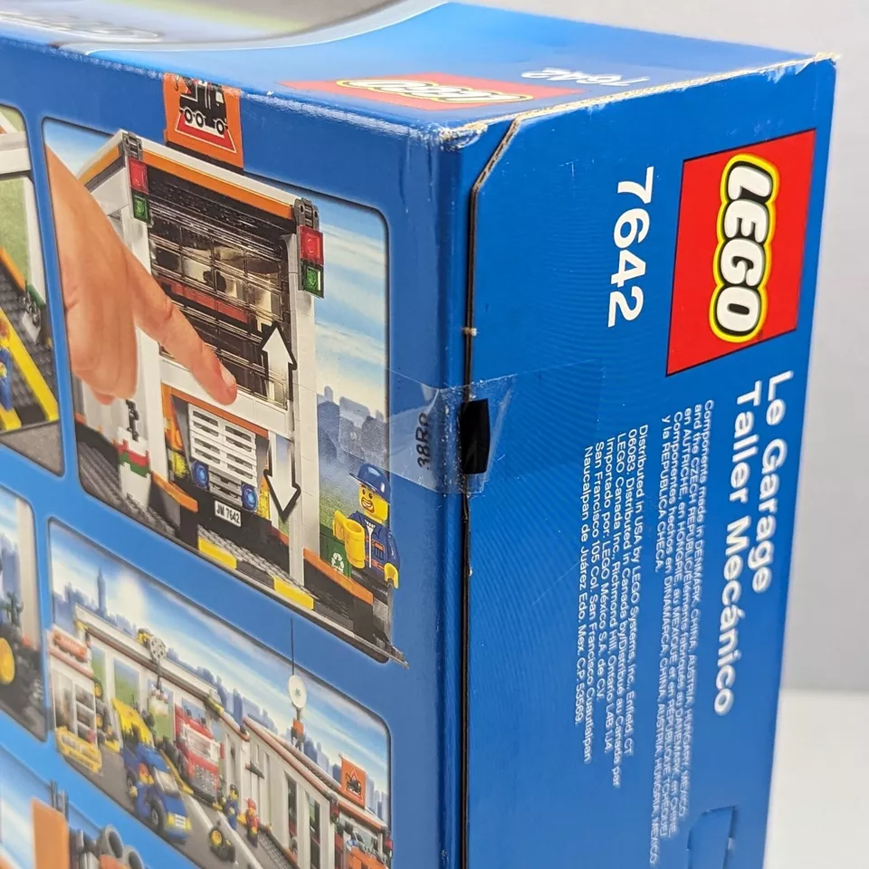 LEGO City 7642 Garage Set 2009 New (Sealed) - Image 3 of 4