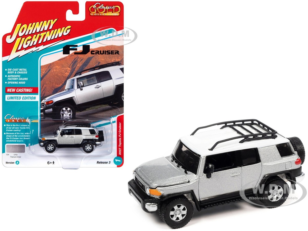 2007 TOYOTA FJ CRUISER TITANIUM SILVER 1/64 JOHNNY LIGHTNING