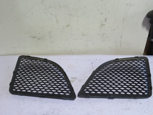 04 PONTIAC GRAND PRIX FRONT GRILLS LEFT AND RIGHT - Picture 4 of 6