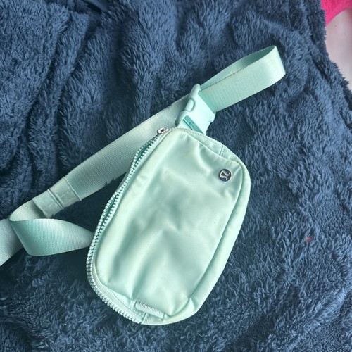 Lululemon ￼ Everywhere Belt Bag With Long Strap - Picture 1 of 1