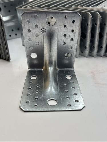 25 connettori angolari 105x105x90 2,5 con perno - Foto 2 di 6