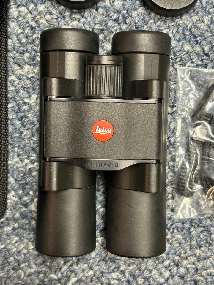 Leica Ultravid 10x25 BR AquaDura Binoculars Black Model 40253 - New in Open Box - Image 2 of 4