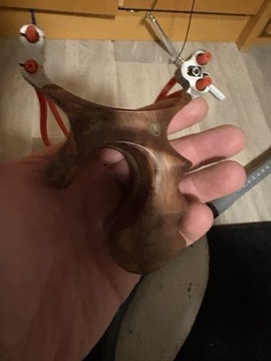Custom Slingshot/steinschleuder