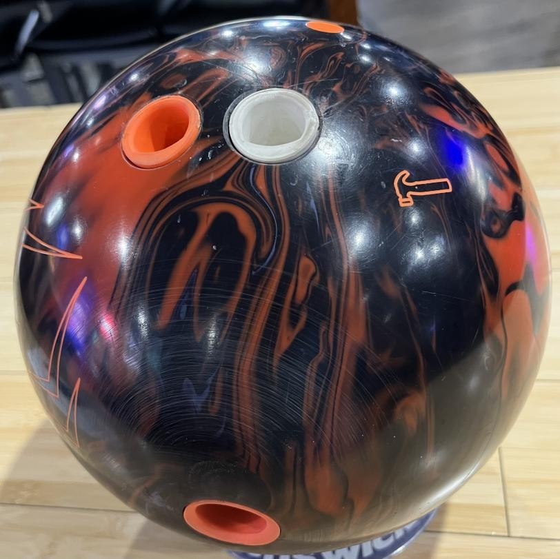 Hammer Black Widow Solid Bowling Ball