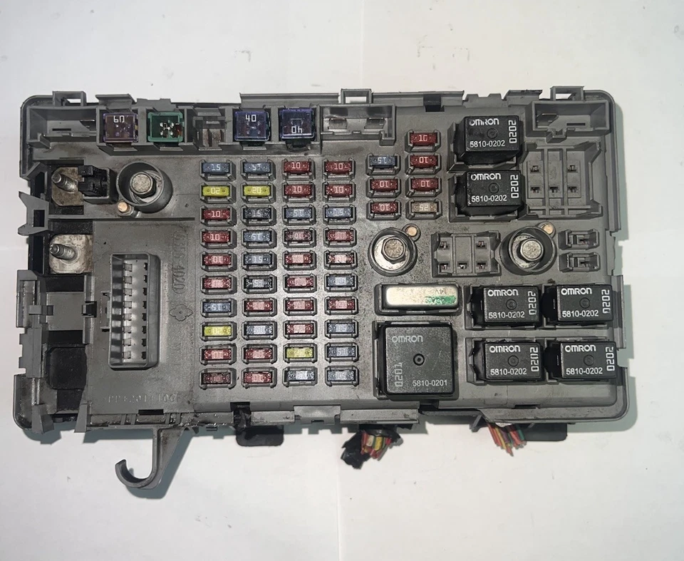 Chevy Express 2006 caja de fusibles delantero SAM relé Aspen Block 15226192 Foto 2 de 2