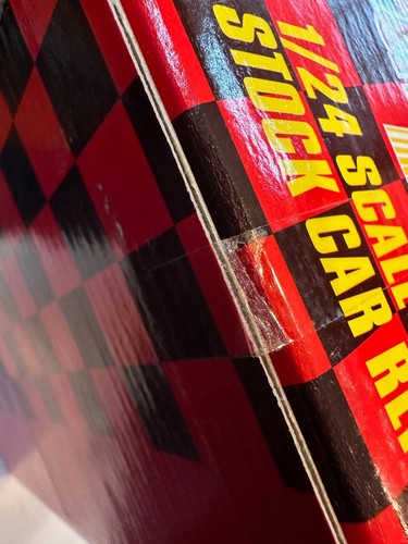 Vtg NASCAR 1:24 Diecast 1997 Edition Darrell Waltrip's #17 Monte Carlo NIB - Picture 8 of 8