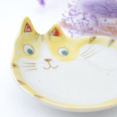 Japanese Handmade Tabby Cat–Shaped Small Plate Yellow & White