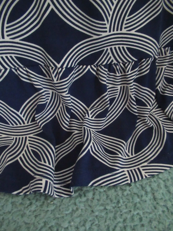 (Q) Niñas CWD Niños Talla 6x Diseño Círculo Azul y Blanco Foto 2 de 4