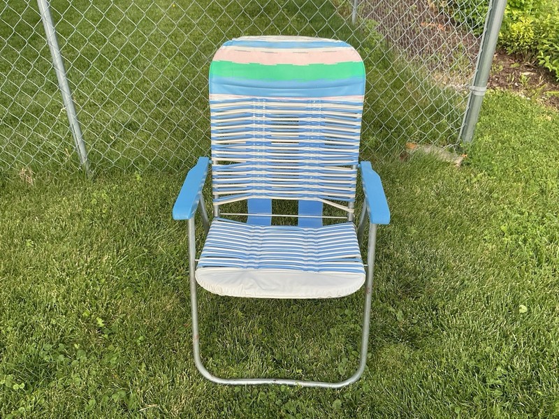 Vintage Jelly Tube Lawn Chair Blue White Aluminum Folding Patio Beach Retro USA