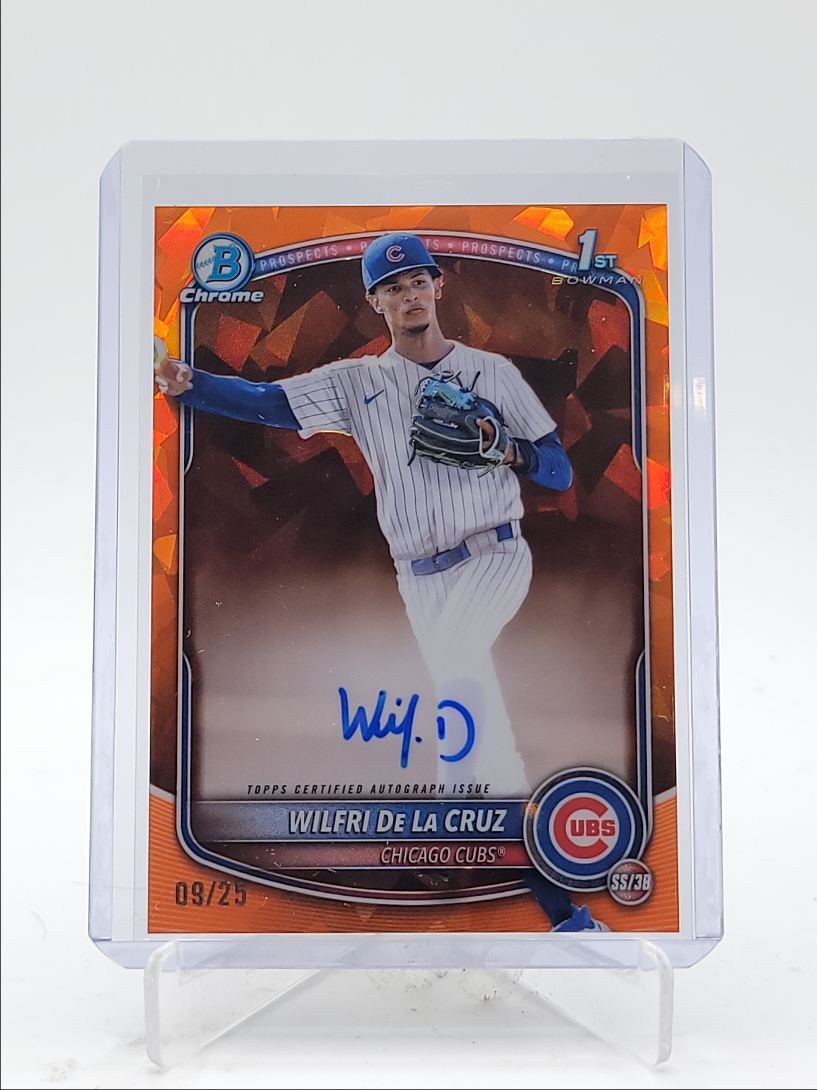 WILFRI DE LA CRUZ 2025 BOWMAN CHROME 1ST SAPPHIRE ORANGE AUTO /25 Q3967