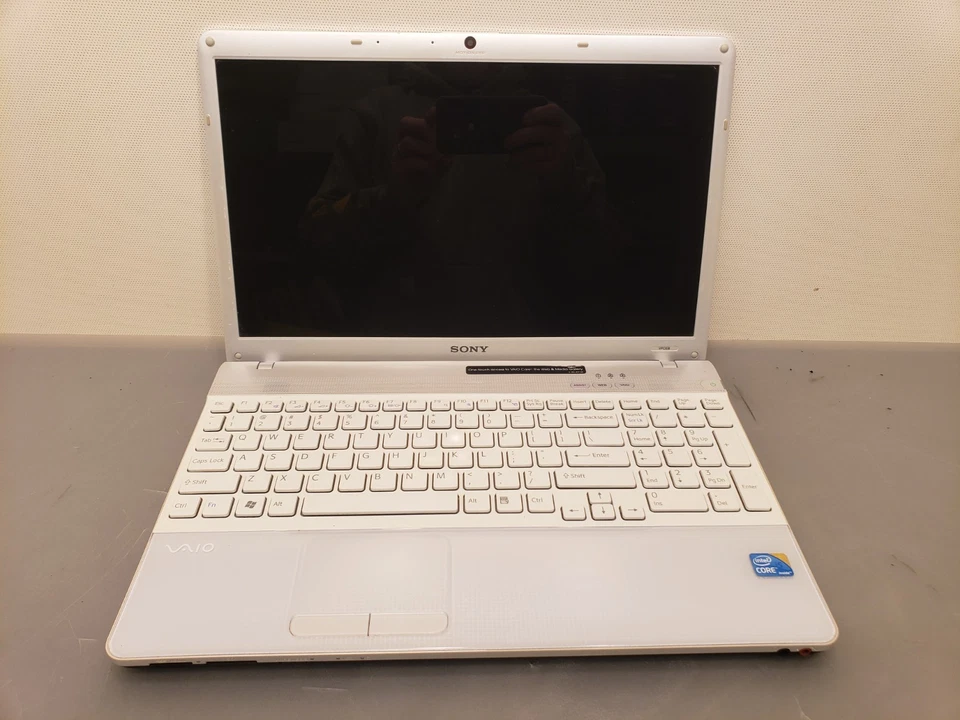 Sony Vaio PCG-71211L 15.6" i5 M480 2.67GHz 4GB 320GB DVDRW White Laptop VPCEB - Image 4 of 4