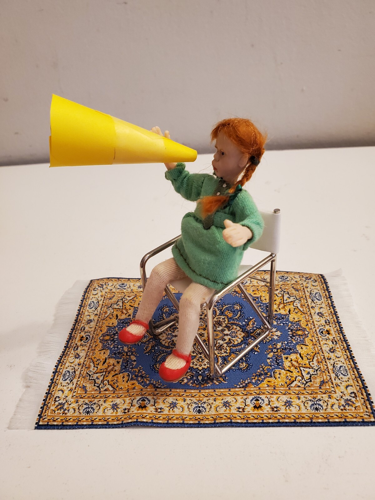 Miniature Dollhouse Director's Chair Metal Vinyl and Asian rug carpet