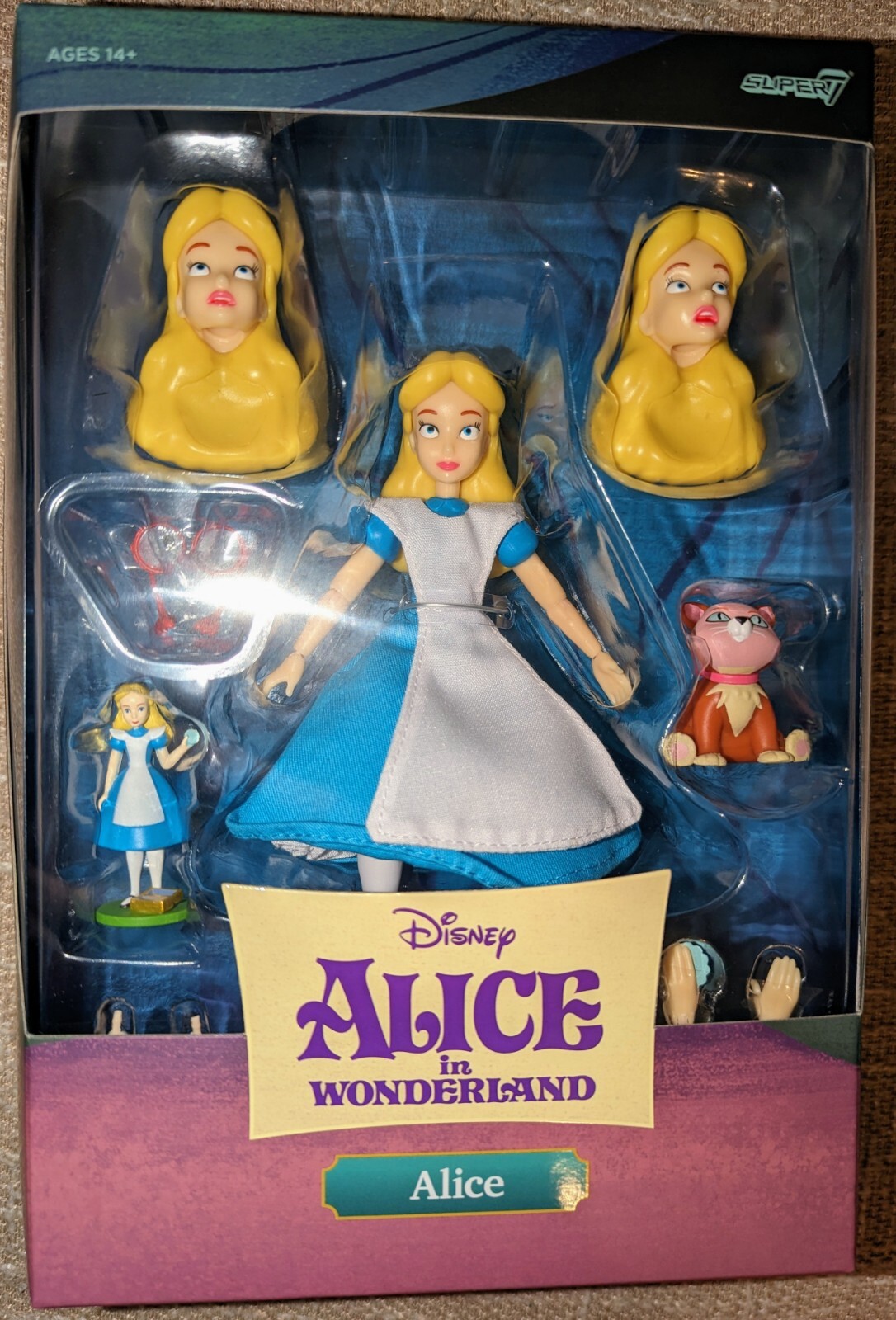 Alice in Wonderland Disney Ultimates Action Figure Alice
