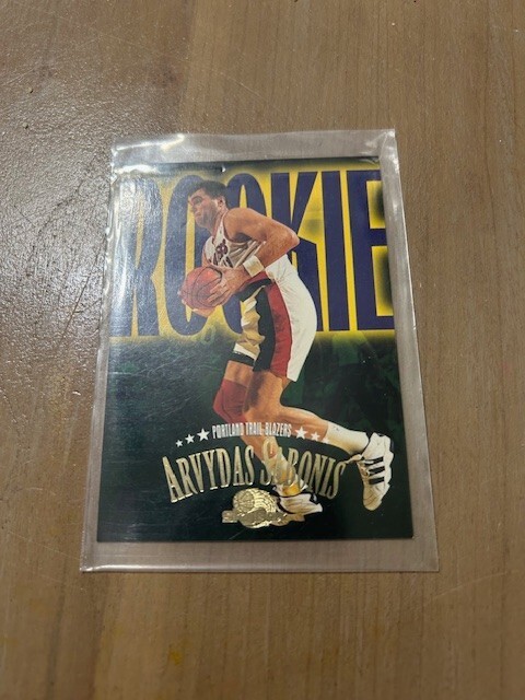 1995-96 Skybox Premium - Rookie Arvydas Sabonis #239 (RC)
