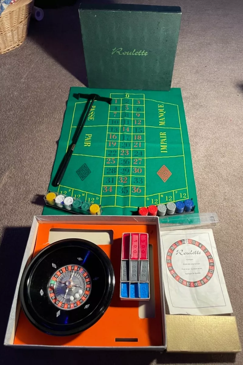 VINTAGE FRENCH IMPAIR MANQUE ROULETTE SET PASSÉ PAIR GAMBLING.