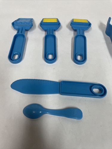 Vintage 1987 Fisher-Price 3 Blue Spatula For Burger,Knife, spoon Ice cube Holde - Picture 5 of 6