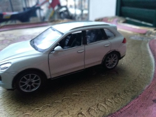 Porsche Cayenne Turbo S Made In China Rmz City - Foto 12 di 12