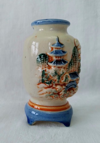 Vintage Occupied Japan SS Mini Vase Urn White Blue Pagoda Temple Willow Relief - Picture 8 of 14