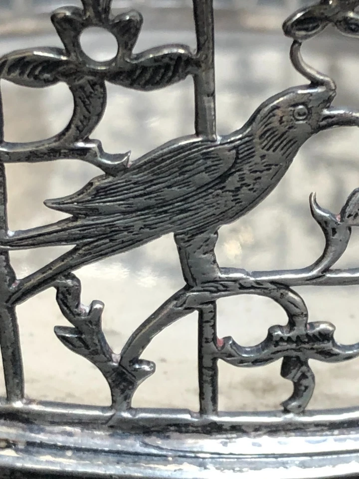 Antigua botella de vino de plata de ley con pájaros Foto 4 de 4