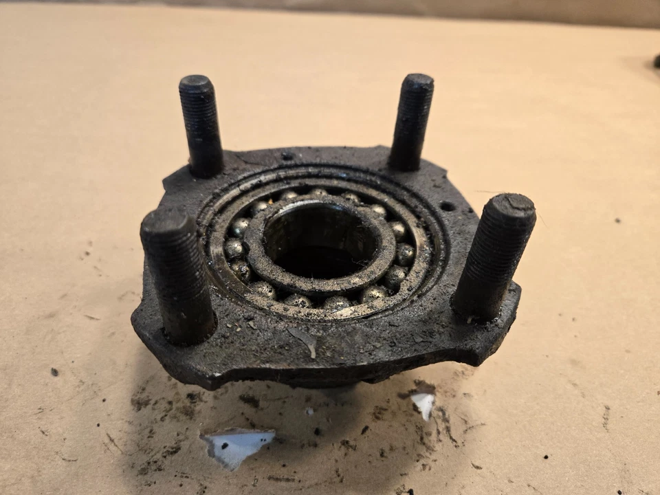 Buje de rueda de suspensión trasera original MG MGA 1500 1600 OEM Foto 4 de 4