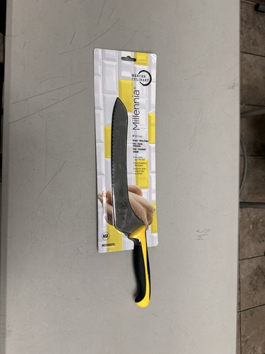 Cuchillo para pan/sándwich dentado desplazado Mercer Culinary Millennia 9" mango amarillo - Imagen 1 de 14