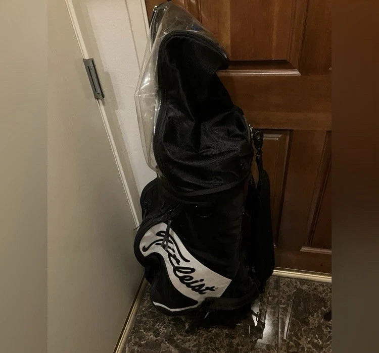 Bolsa de golf Titleist divisor de 6 vías con sistema de correa para el hombro Foto 3 de 4