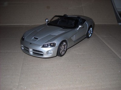 1/18 AUTOART DODGE VIPER SRT10 CONVERTIBLE in METALLIC SILVER