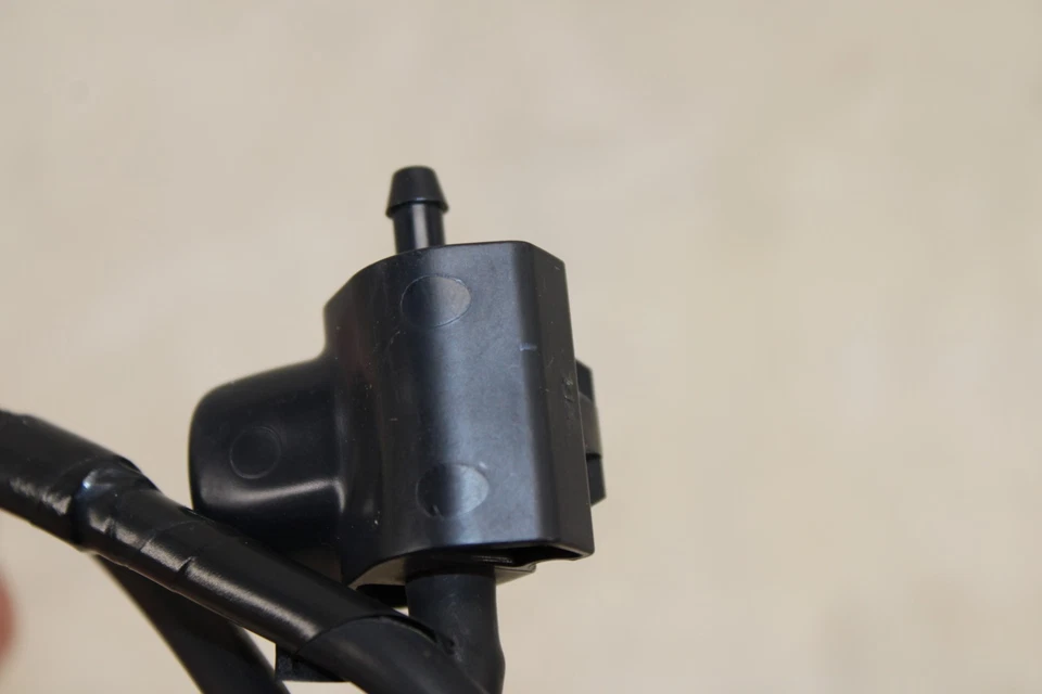 2017-2022 Infiniti Q60 Windshield Wiper Washer Nozzle Set OEM MY27 - Image 4 of 4