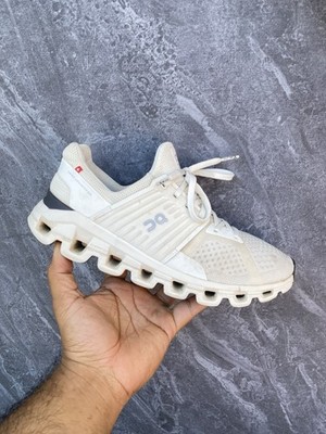 On Cloudswift white   Size 9 for women
