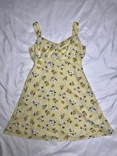 Old Navy Dress Womens Small Yellow Floral Ruffle Strap Smocked Summer Sundress