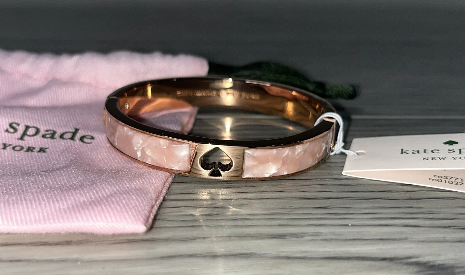 NUOVO Kate Spade Hole Punch Vanga Cerniera Bracciale Blush con Sacchetto Antipolvere